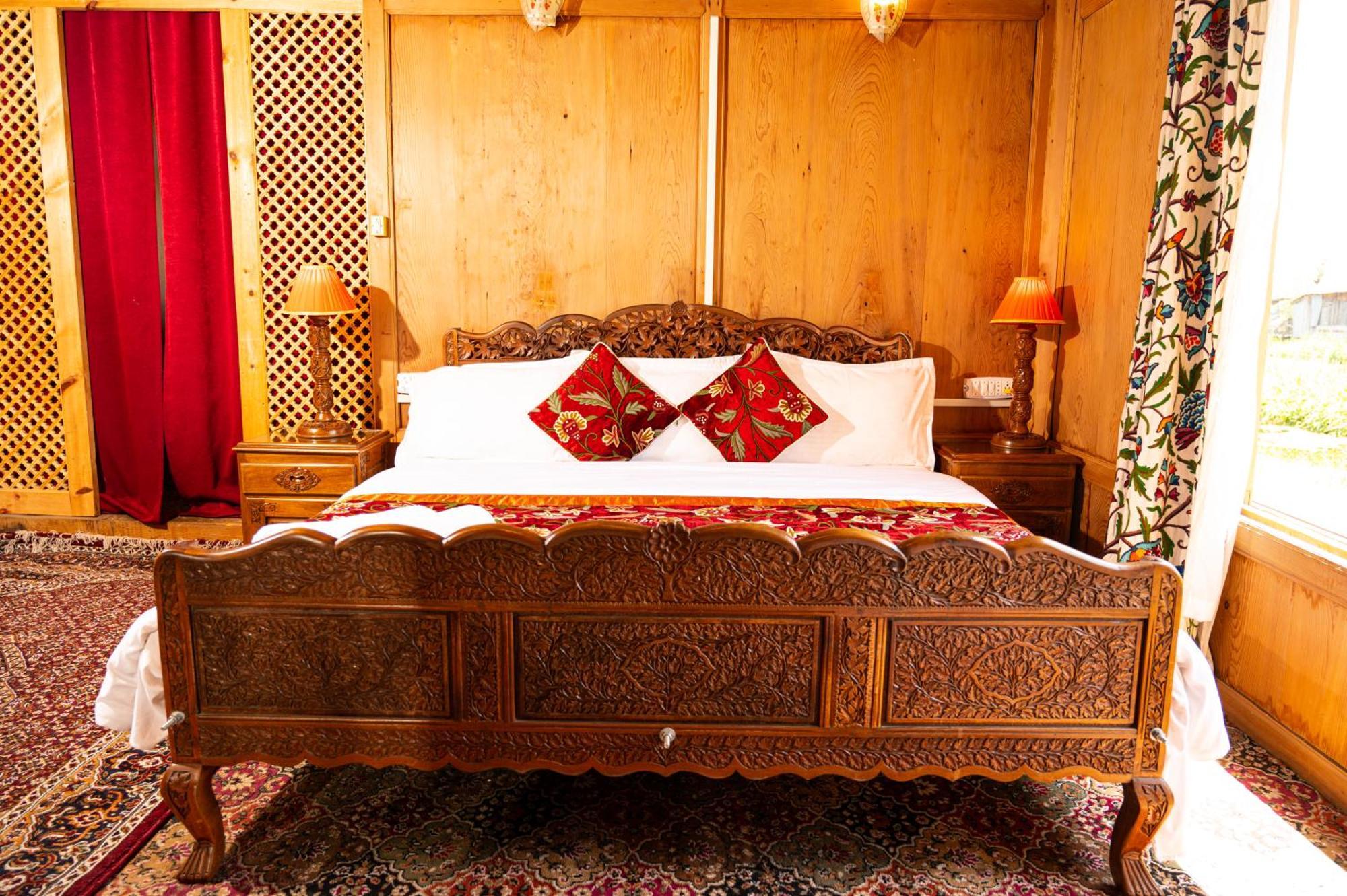 Hotel Golden Flower Heritage Houseboat Nagin Bagh Exteriér fotografie